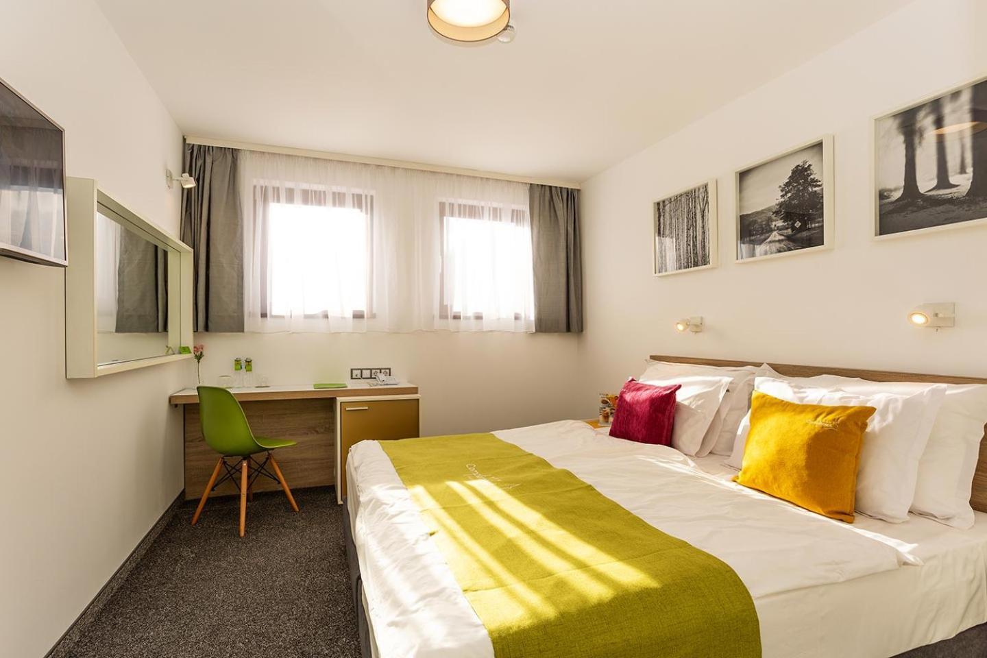 Hotel Compliment Tryavna Esterno foto